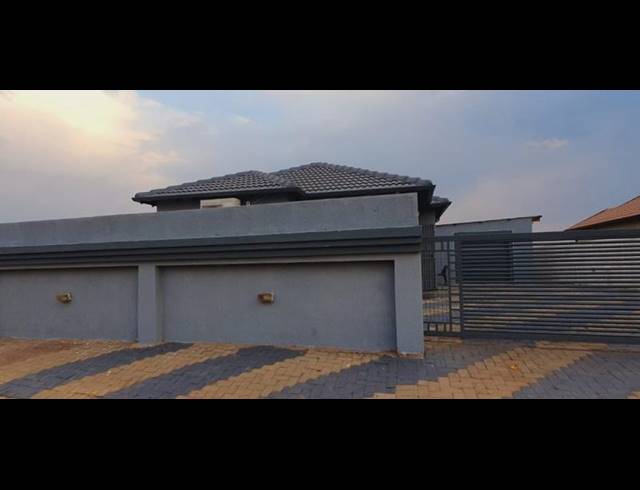 3 BEDROOM HOUSE FOR SALE IN SOSHANGUVE EAST